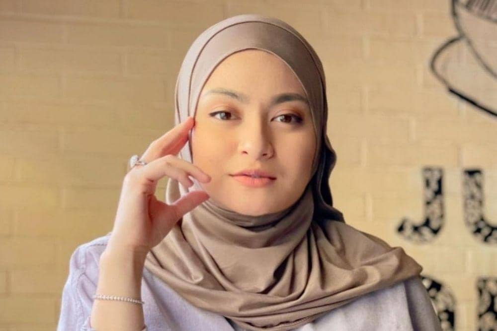 instagram.com/nathalieholscher