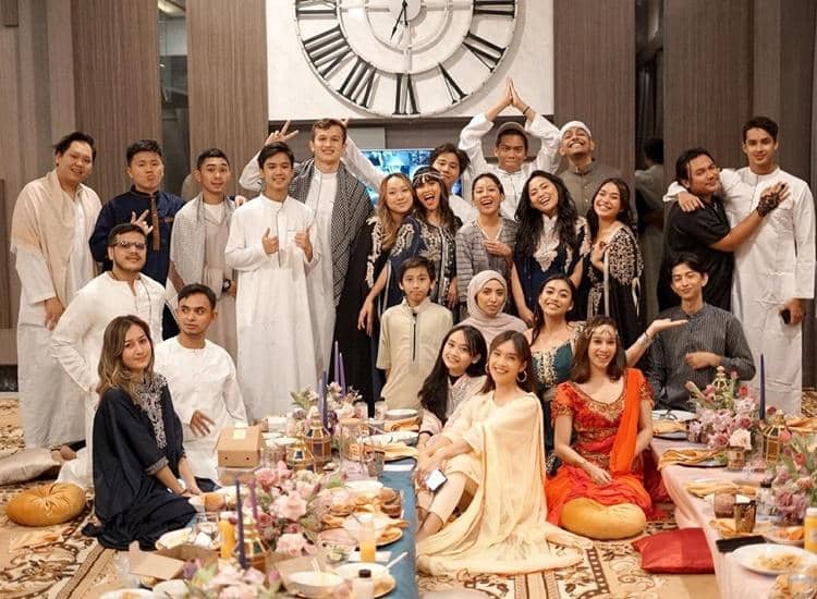 Instagram.com/rachelvennya