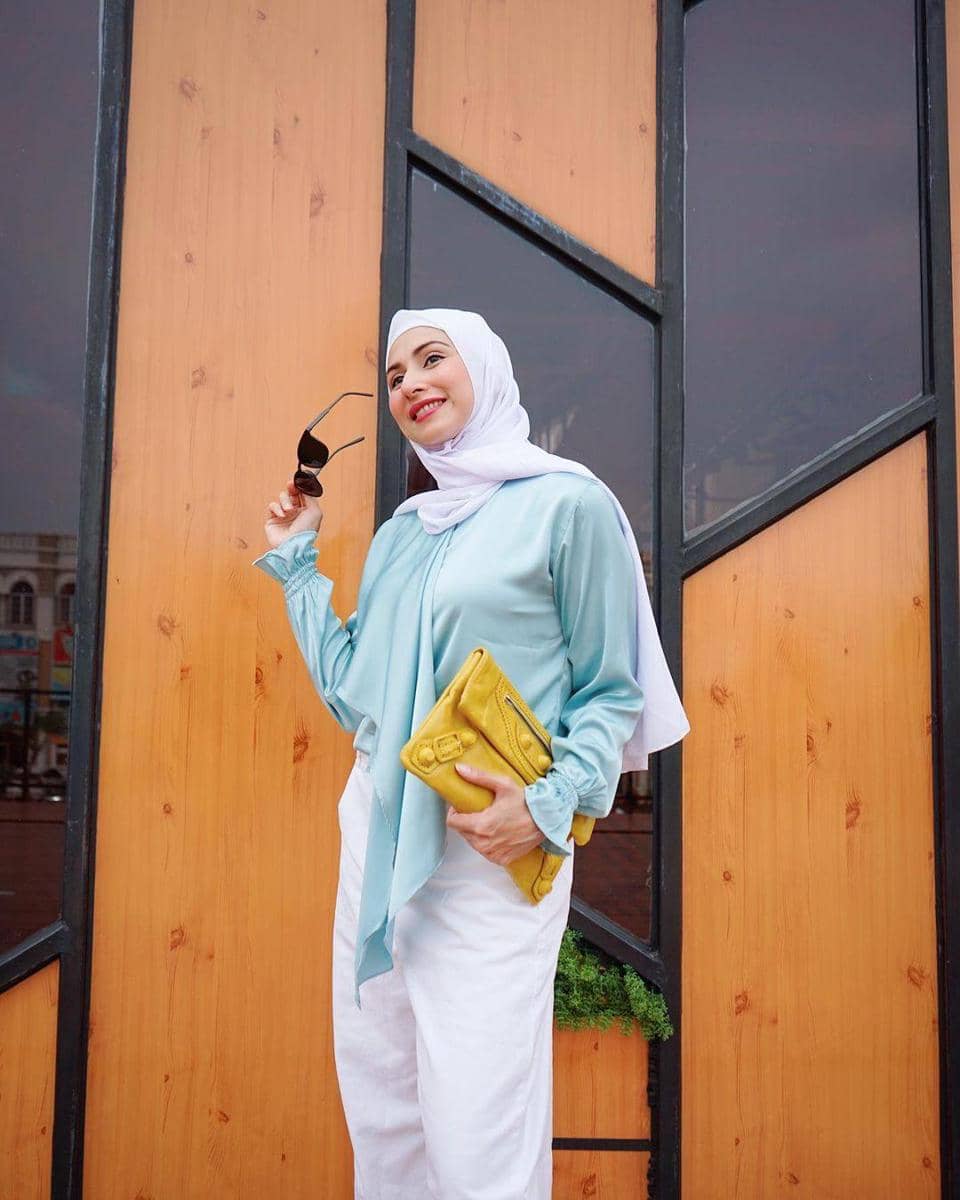 instagram.com/deswitamaharani80