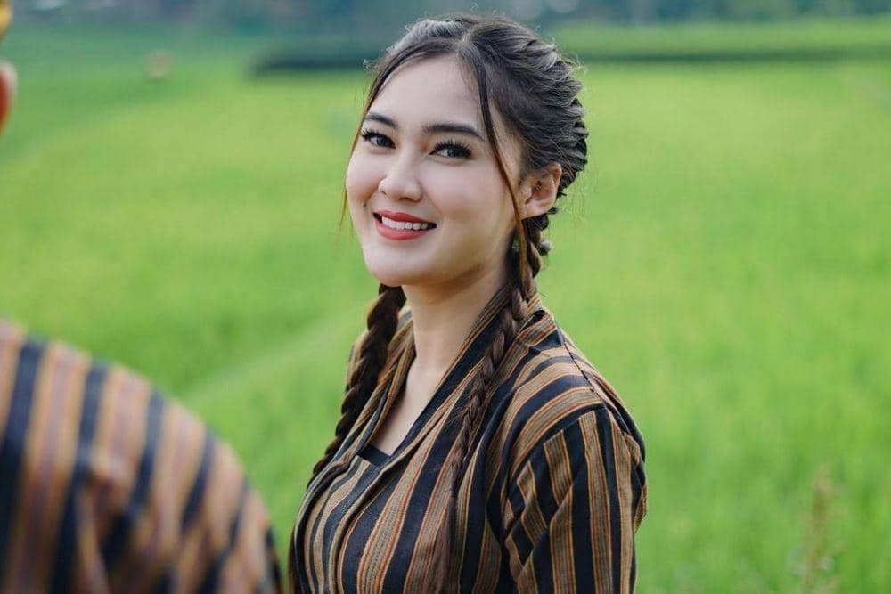 instagram.com/nellakharisma