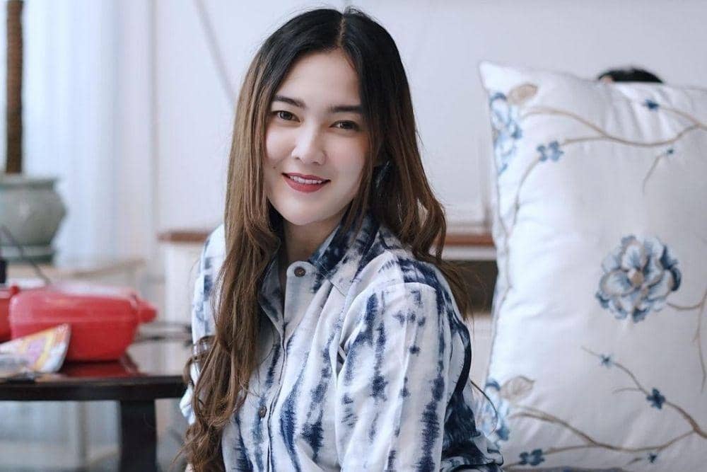 instagram.com/nellakharisma