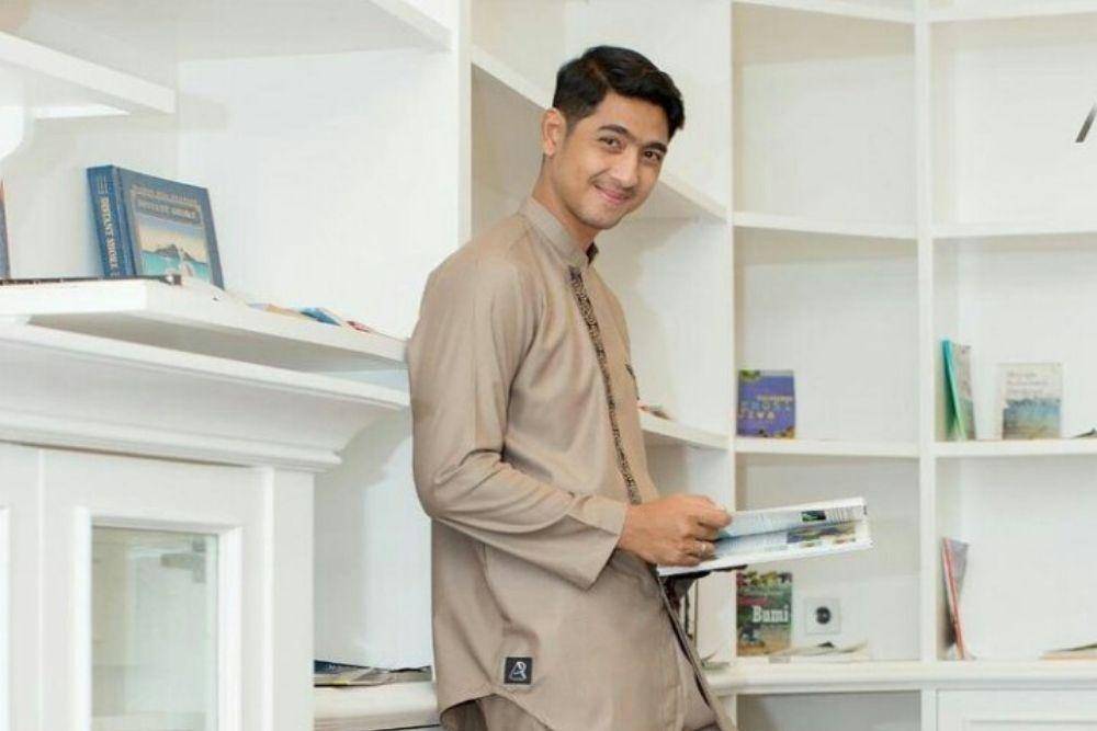 instagram.com/arya.saloka