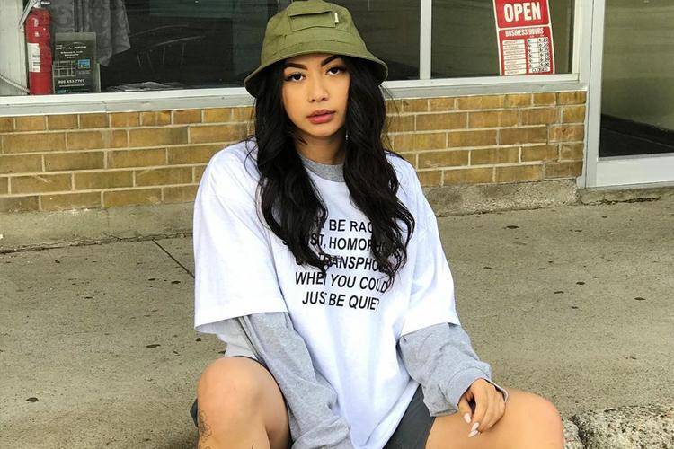 5 Inspirasi Tren Sweater Stylish, Patut Dicoba!