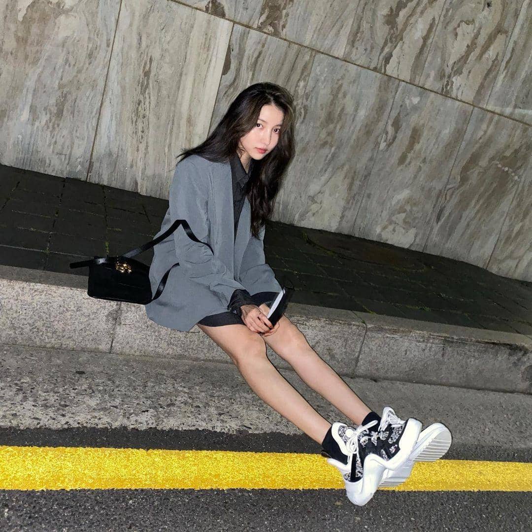 instagram.com/onedayxne