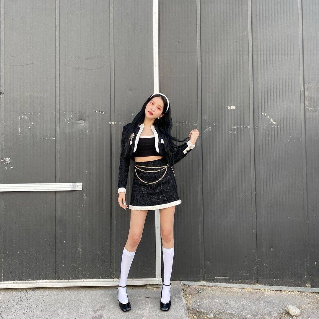 instagram.com/onedayxne