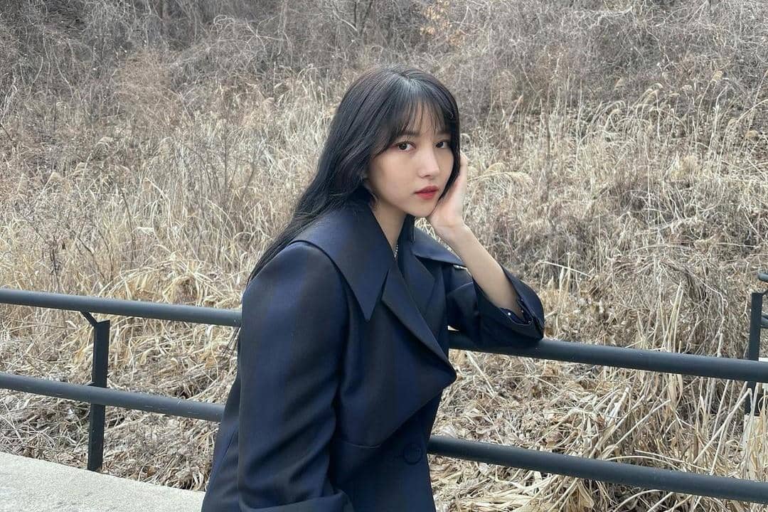 instagram.com/onedayxne