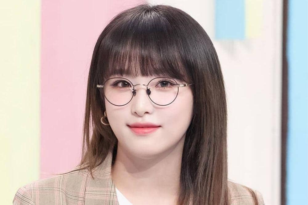 instagram.com/yena.izone