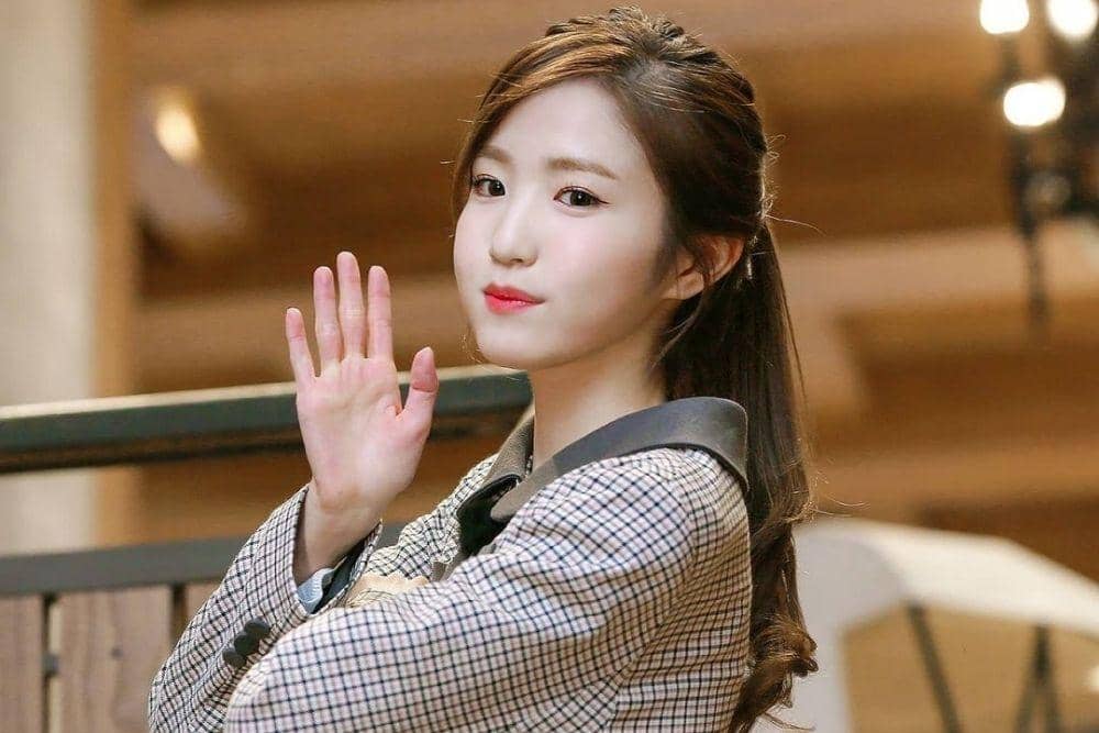 instagram.com/izonehitomi