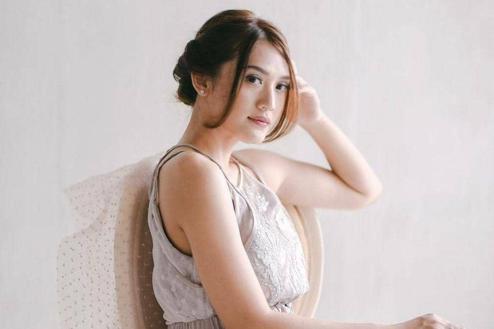 instagram.com/anissaaziza