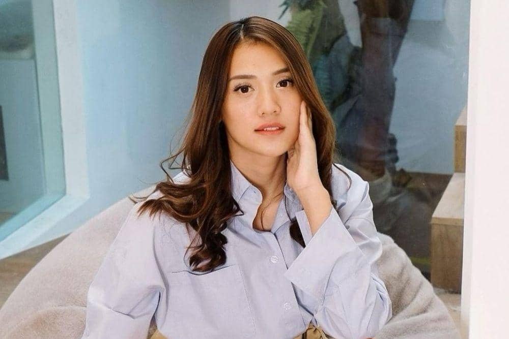 instagram.com/anissaaziza