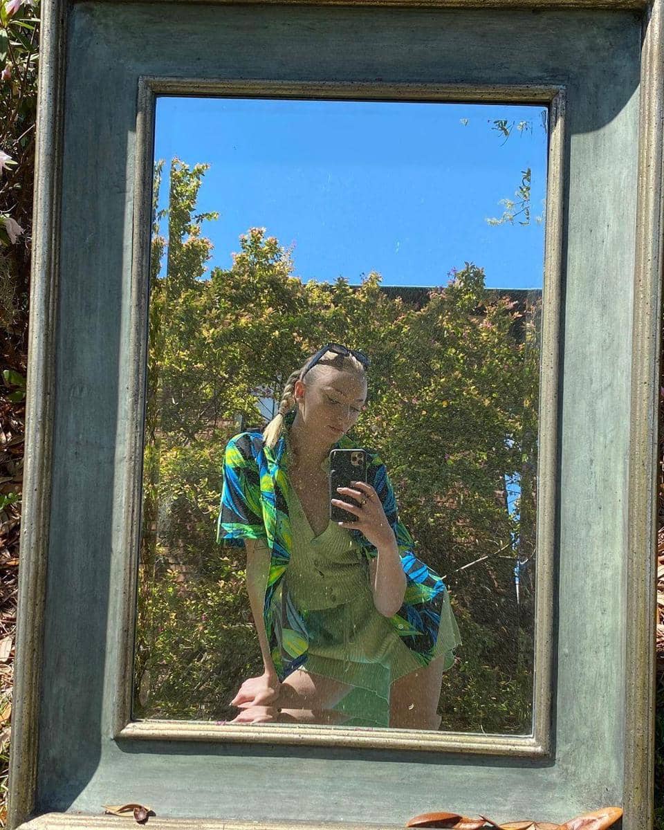 instagram.com/sophiet