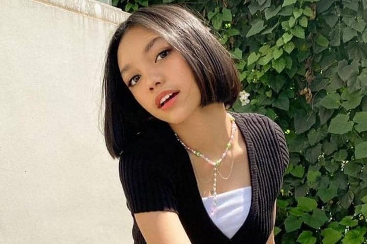 instagram.com/naura.ayu