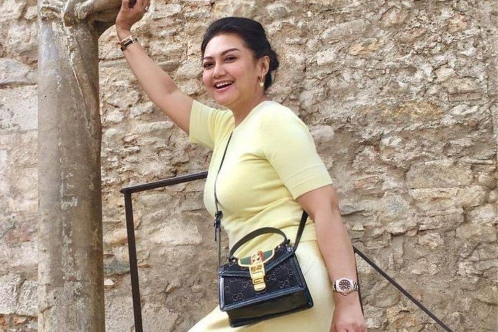 instagram.com/bellasaphiraofficial