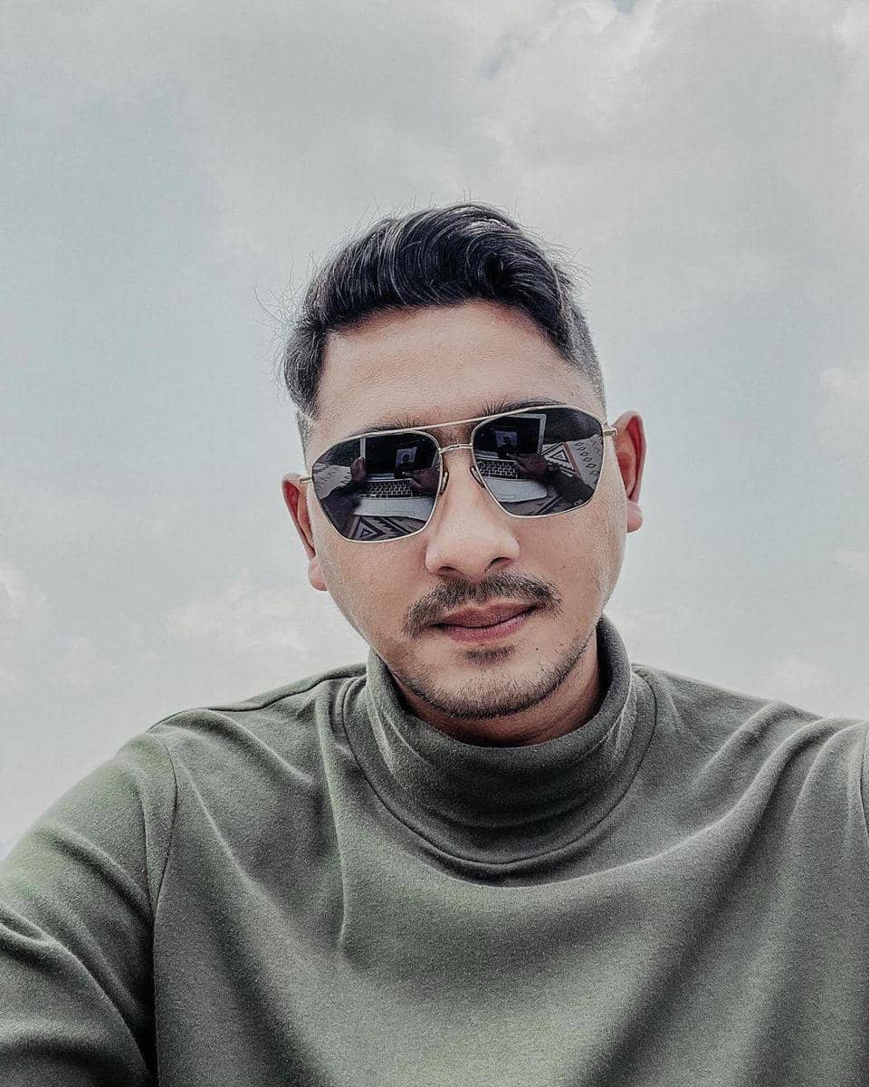 instagram.com/arya.saloka