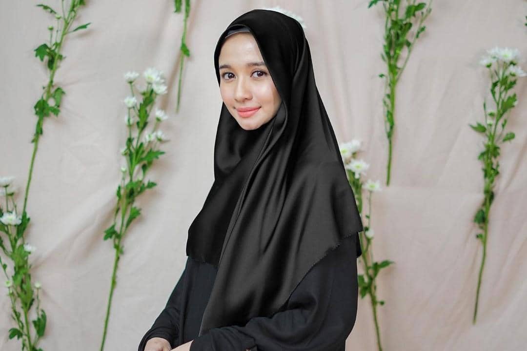 instagram.com/laudyacynthiabella