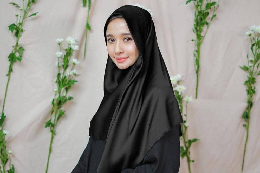 instagram.com/laudyacynthiabella