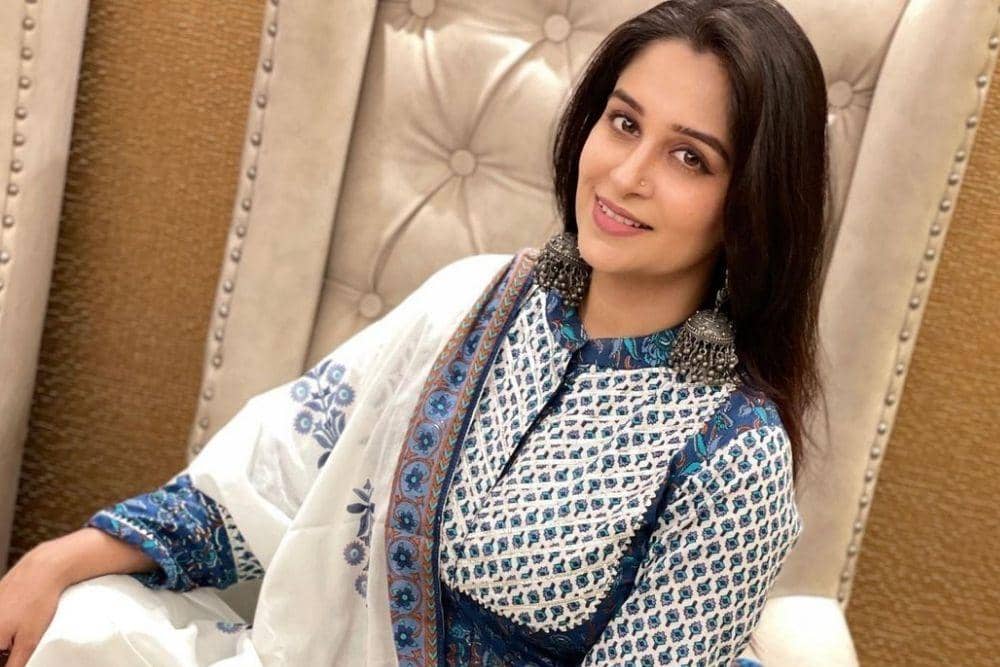 instagram.com/ms.dipika