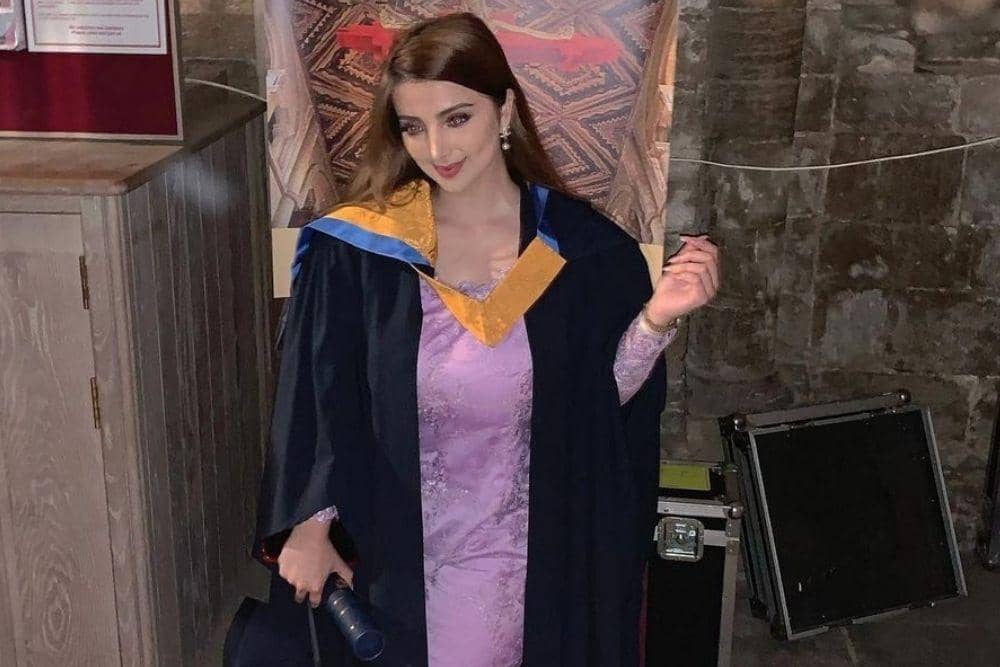 instagram.com/saraminti