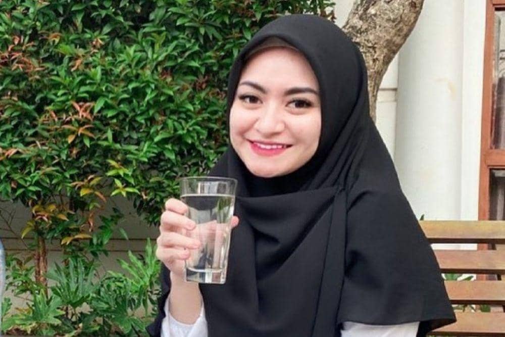 instagram.com/nathalieholscher