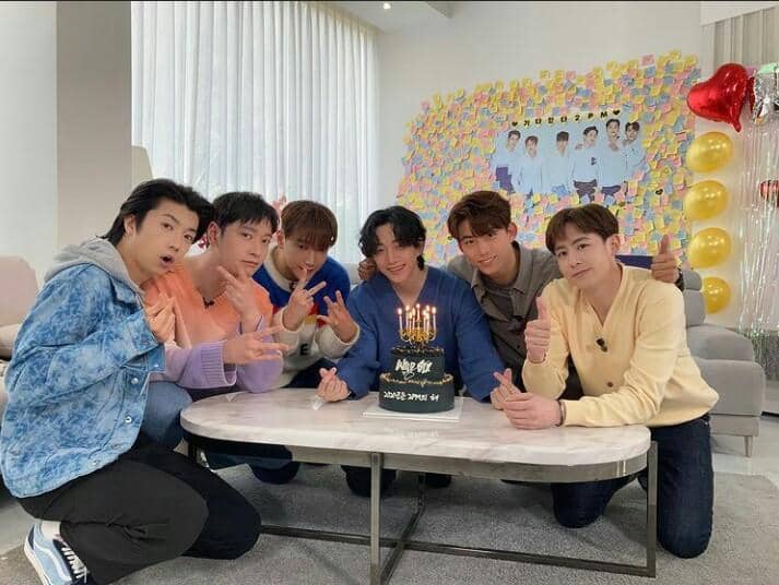 instagram.com/real_2pmstagram