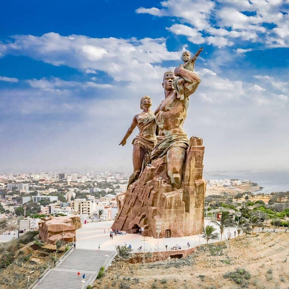 Instagram.com/travelingtheworldwithromaine