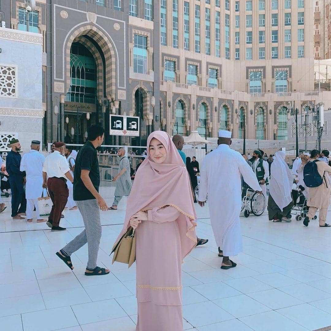 instagram.com/larissachou