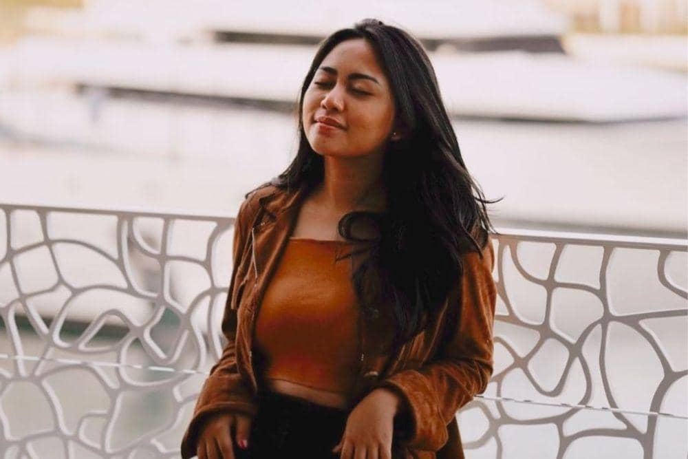 instagram.com/rachelvennya