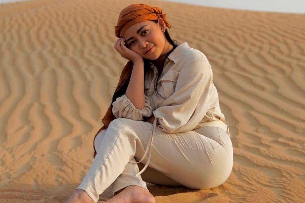 instagram.com/rachelvennya