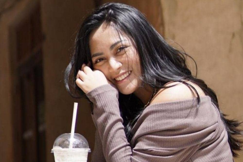 instagram.com/rachelvennya