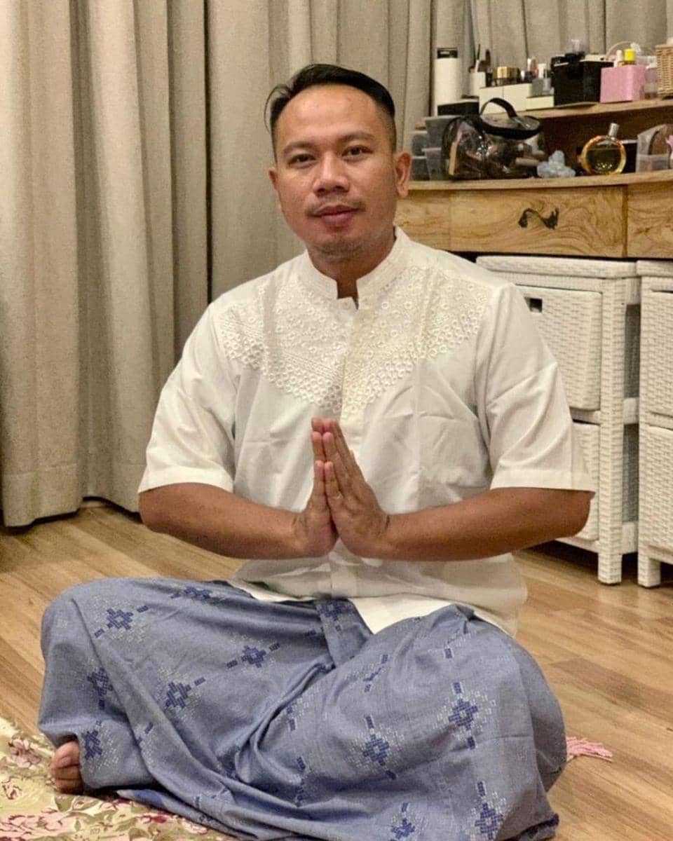 Instagram.com/vickyprasetyo777