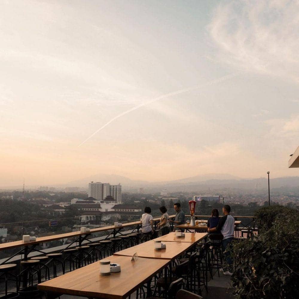 Vesper Sky Bar & Lounge (instagram.com/whatsnewbandung)