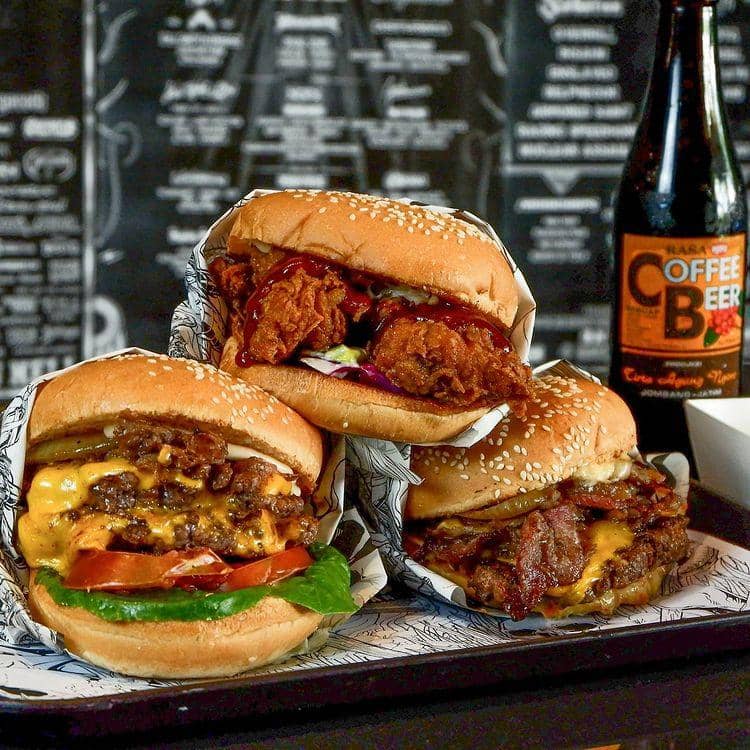 instagram.com/hellthyburgerbar/