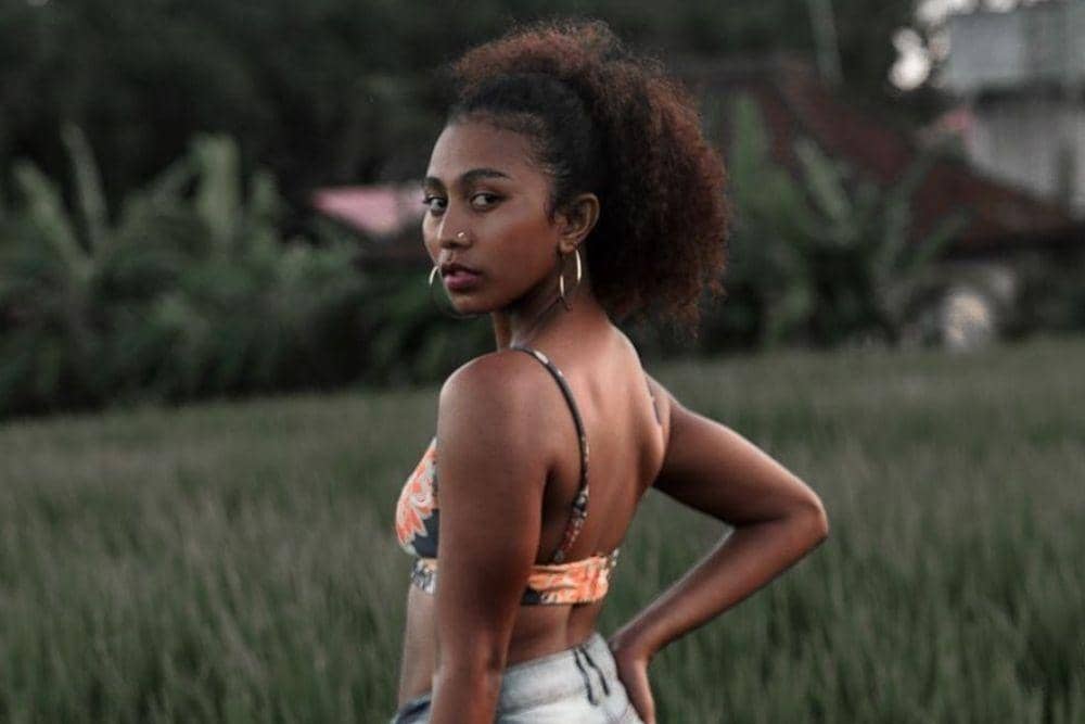 instagram.com/monalisasembor