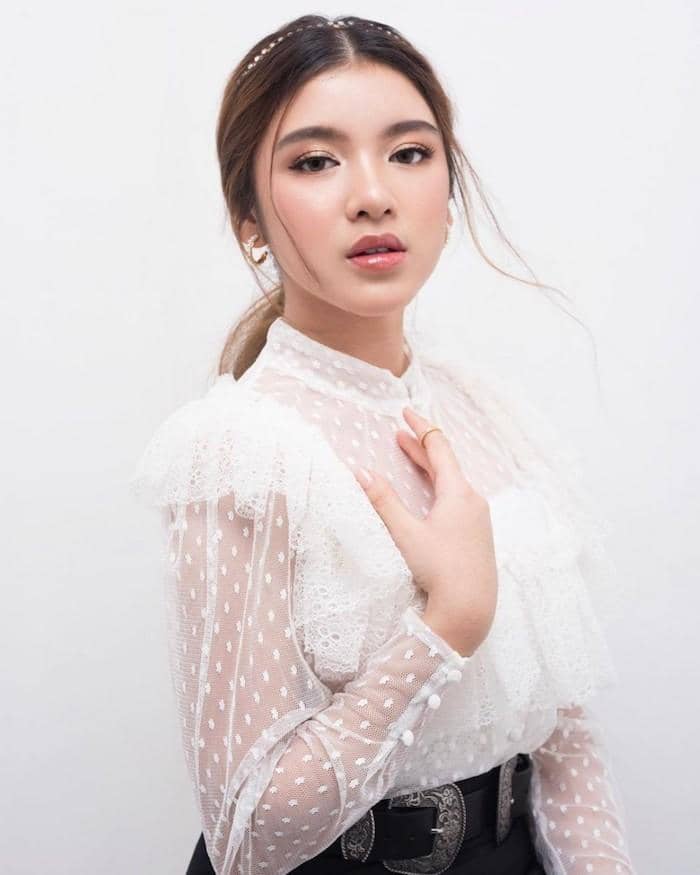 nstagram.com/tiaraandini/