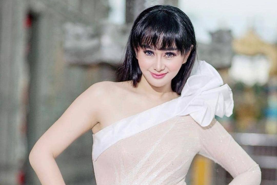 Instagram.com/Denisechariesta