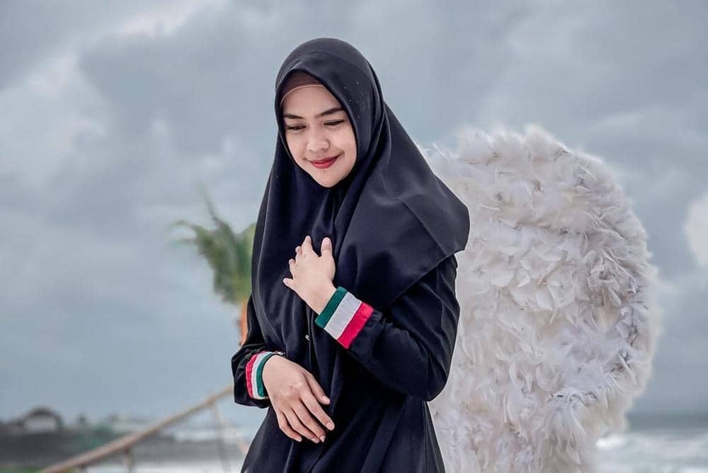 Instagram.com/riaricis1795