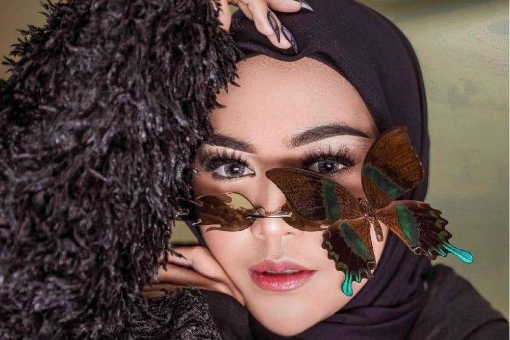 instagram.com/riaricis1795