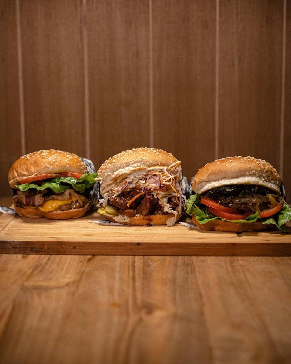 Instagram.com/lawless.burgerbar