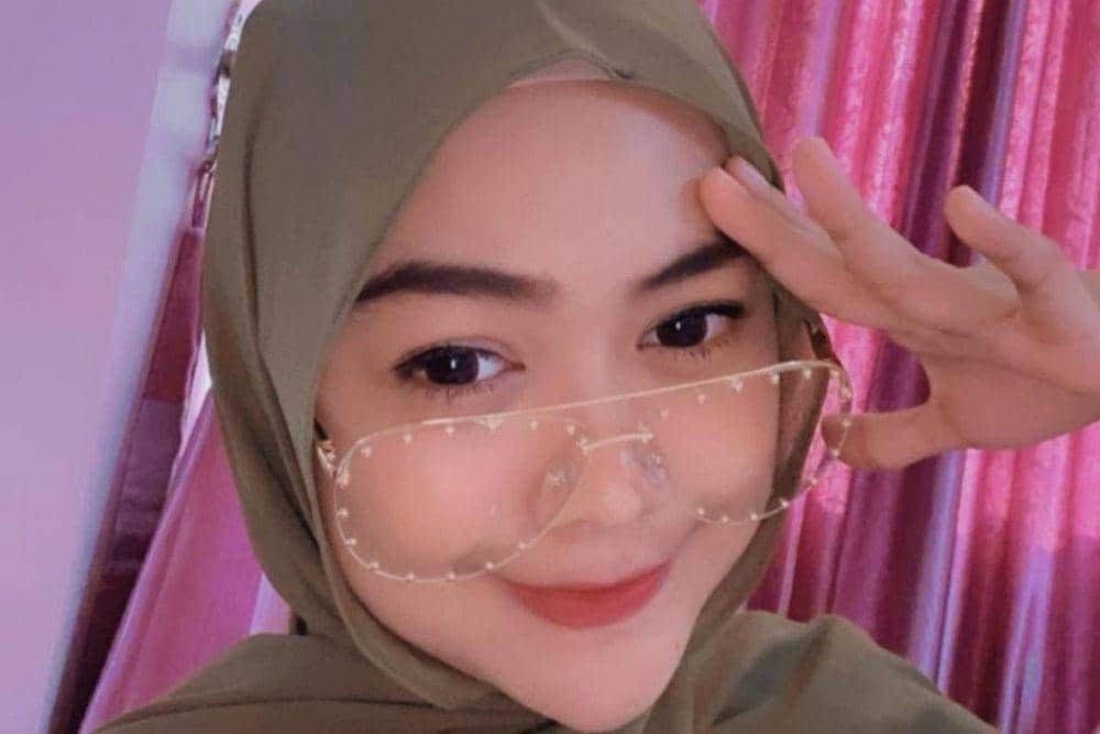 instagram.com/riaricis1795