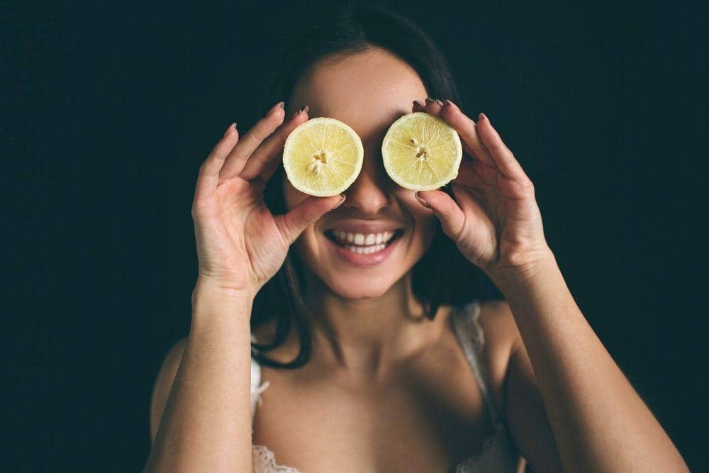 Cara Menghilangkan Bruntusan di Jidat/ freepik.com