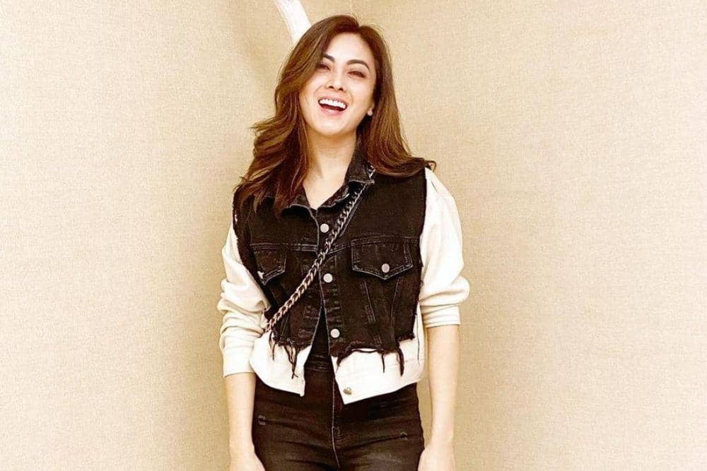 instagram.com/dhenafrizzy