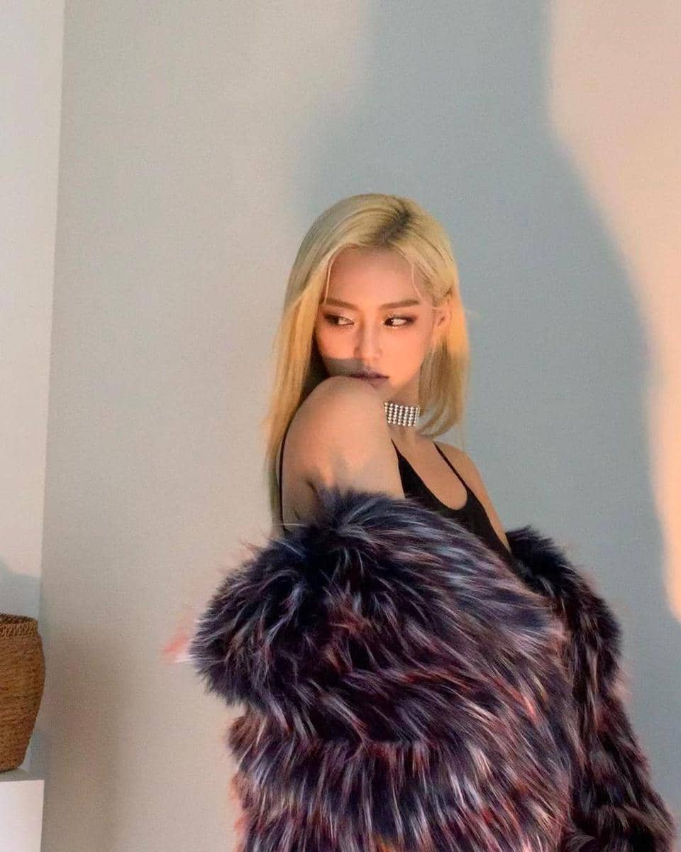 instagram.com/yyyyeeun