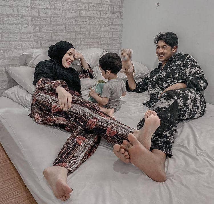 Instagram.com/putriannesaloka