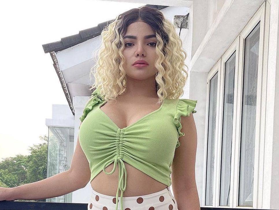 instagram.com/dinar_candy