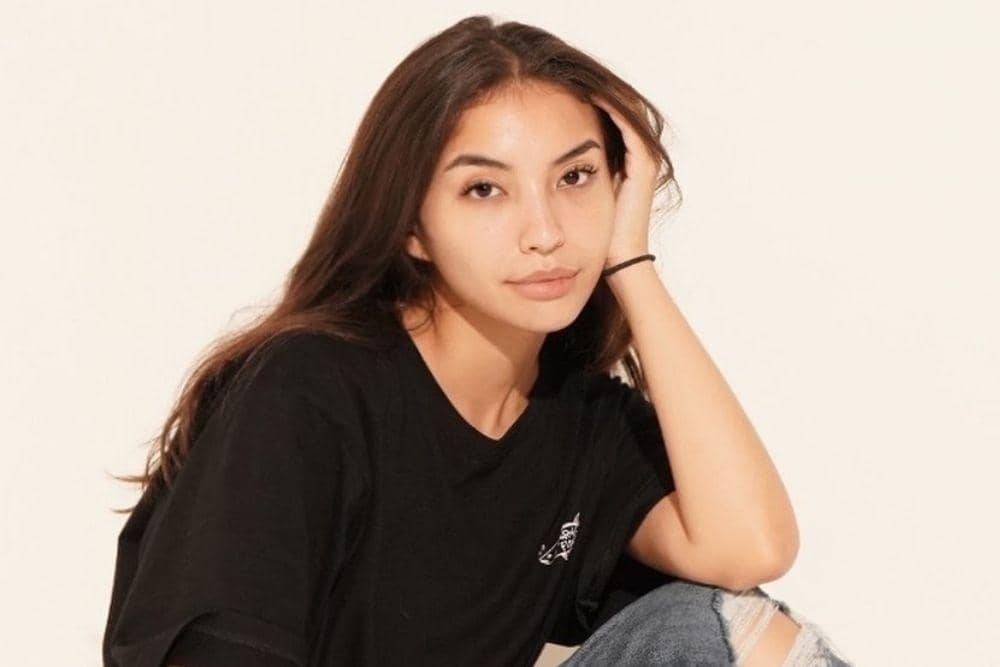 instagram.com/manodelia