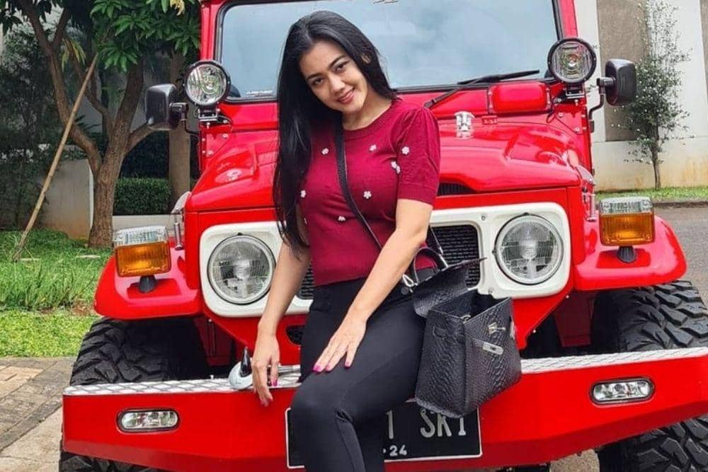 instagram.com/anggitheperez