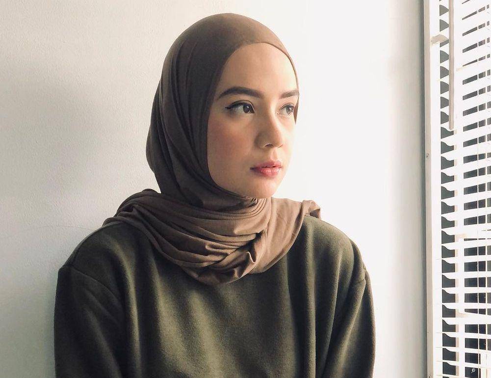 Jadi Mualaf, Pesona 9 Artis Blasteran Ini Sukses Curi Perhatian 