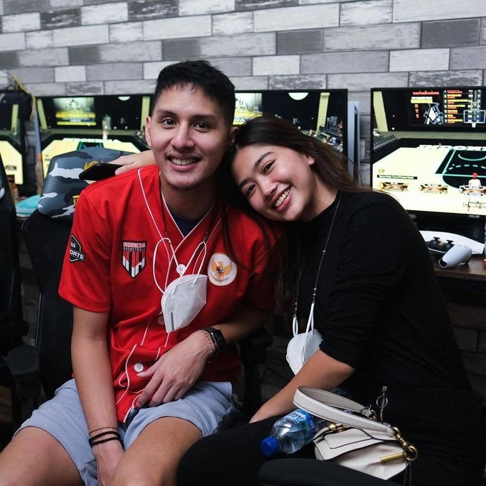 Instagram.com/josephinefirmstone