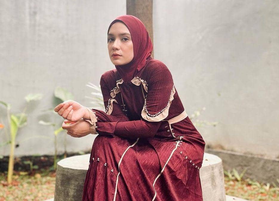 instagram.com/putriannesaloka/