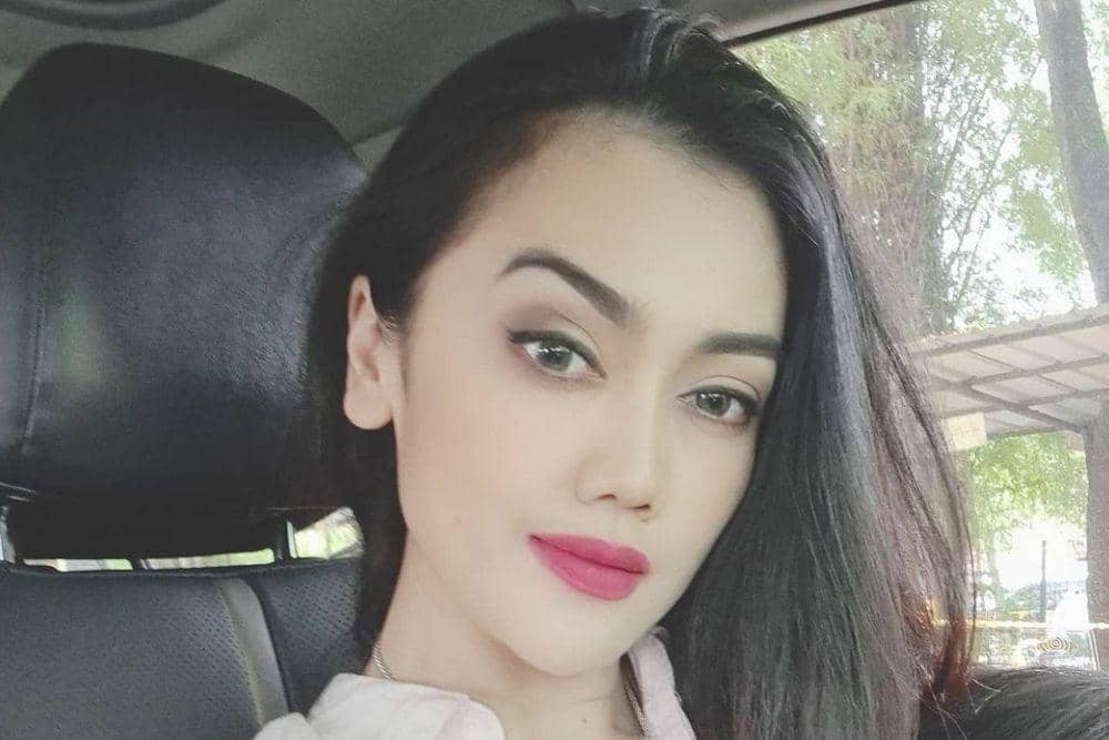 instagram.com/anggitheperez